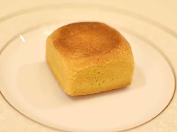 佳徳のパイナップルケーキ