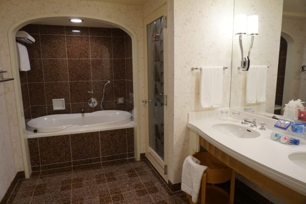アンバサダーホテルファンタジア・スイートのバスルーム