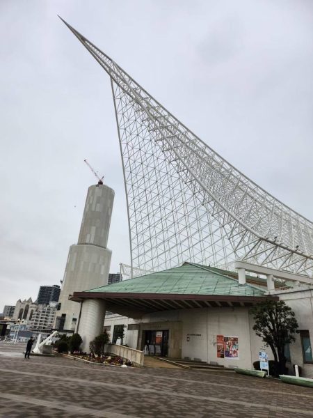 神戸海洋博物館・カワサキワールドの外観