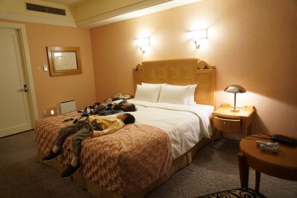 アンバサダーホテルファンタジア・スイートのベッドルーム