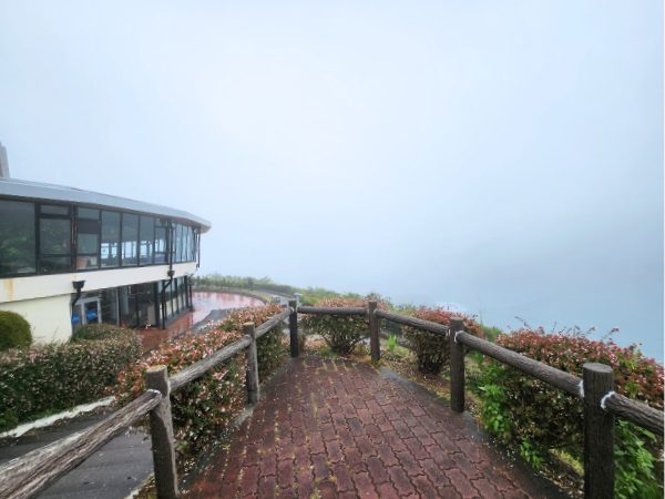 霧の中の鳥羽展望台