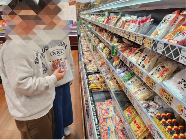 三重のスーパーのうどん売り場