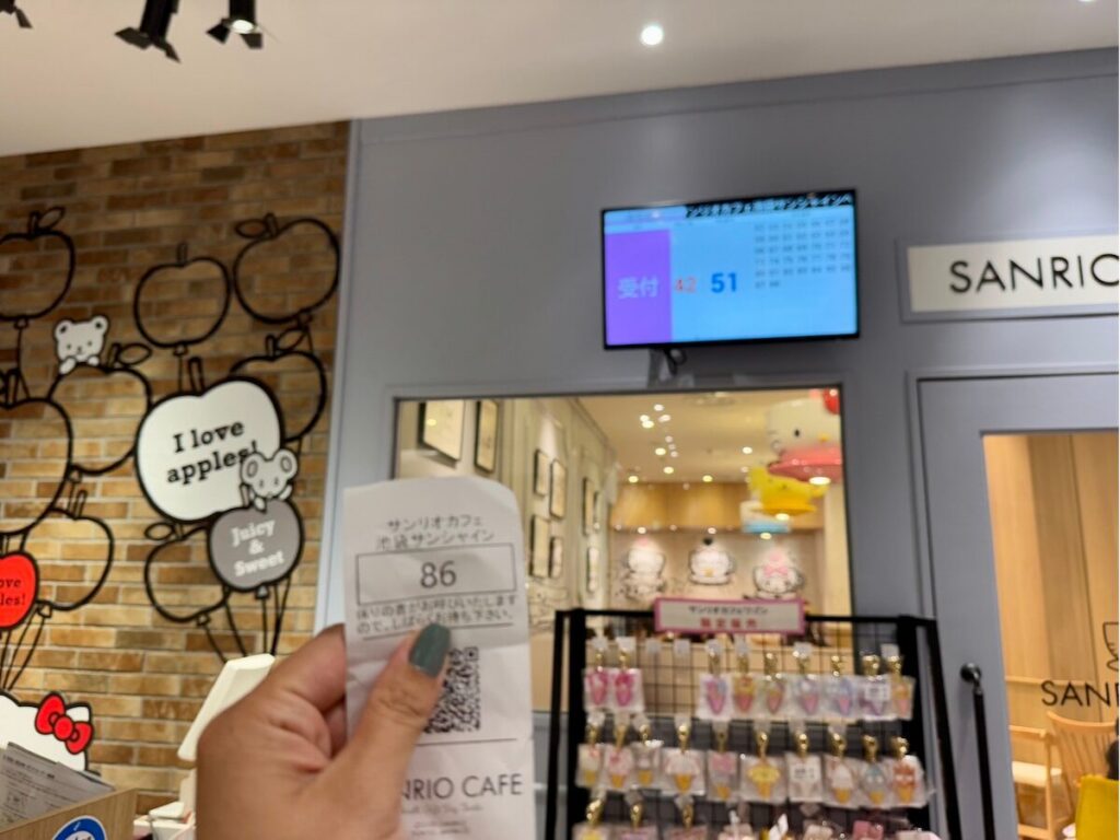 サンリオカフェ整理券