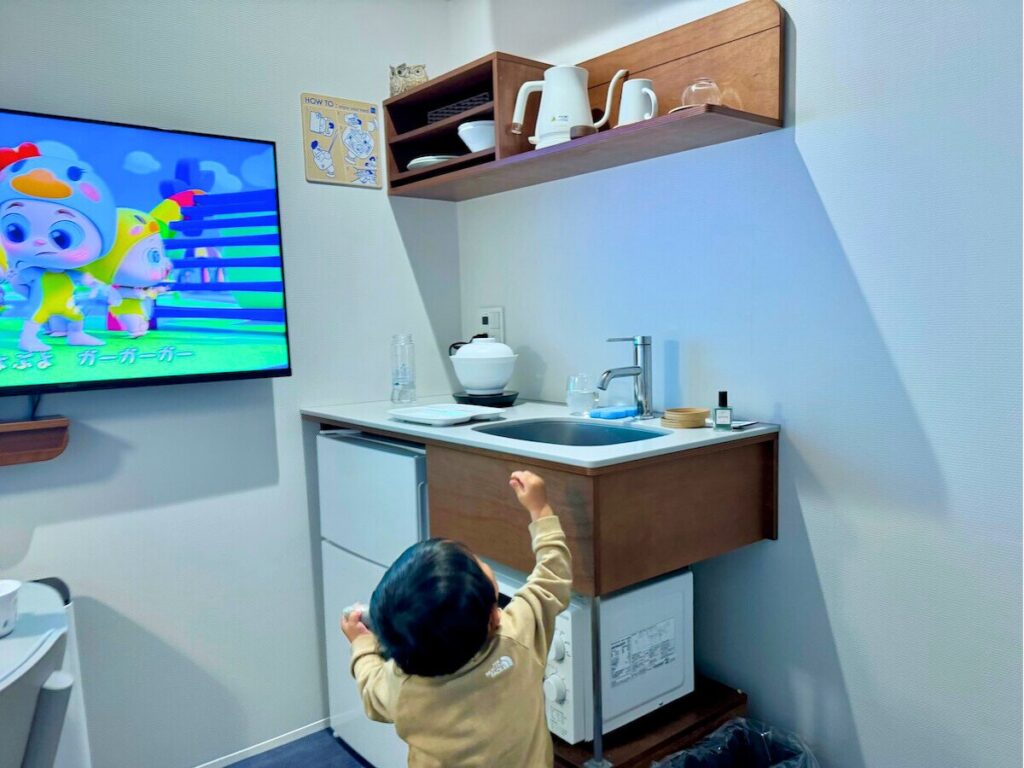 東急ステイ池袋のお部屋の棚の高さが高め