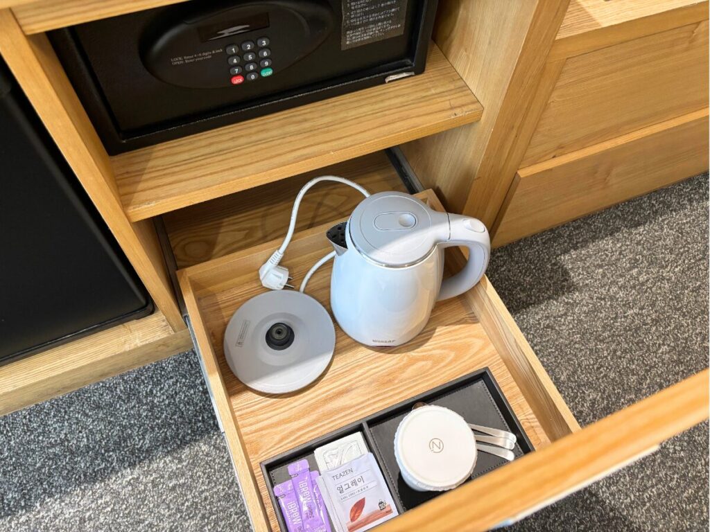 ナインツリー明洞の電子ケトルやお茶など