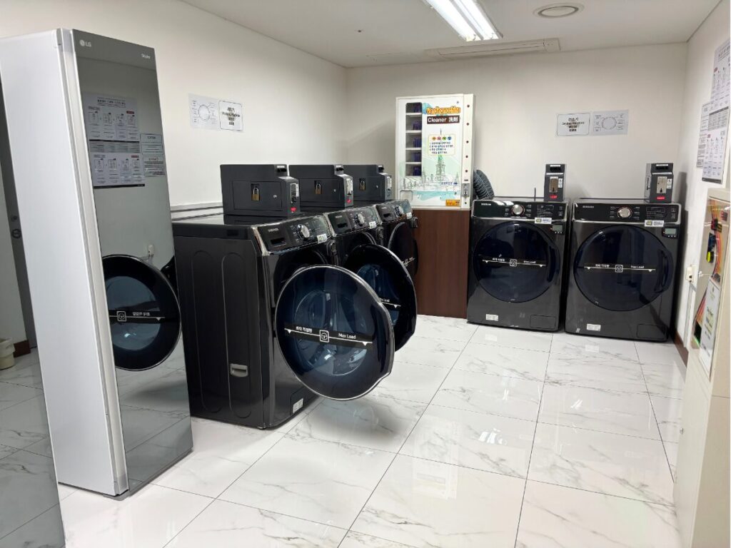 ホテルスカイパークキングスタウン東大門のコインランドリー
