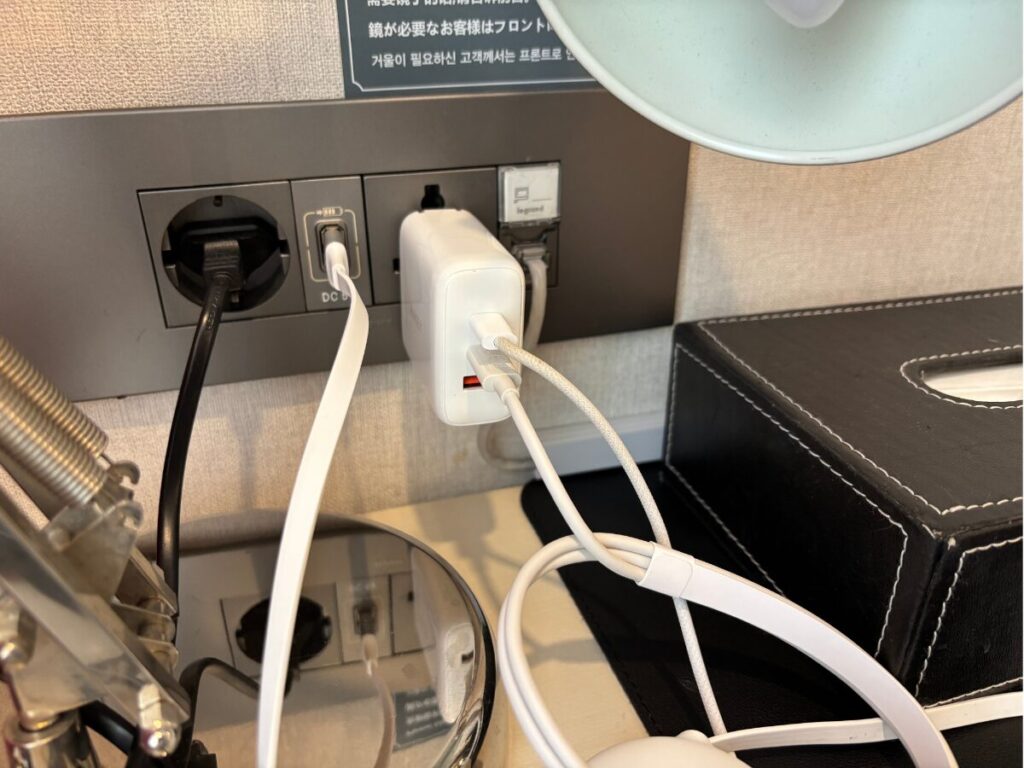 ホテルスカイパークキングスタウン東大門のコンセント