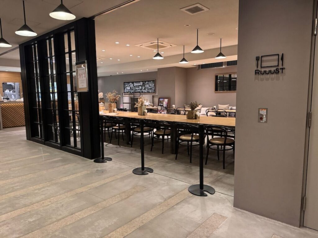 ホテル・アンドルームス大阪本町のロビーラウンジ