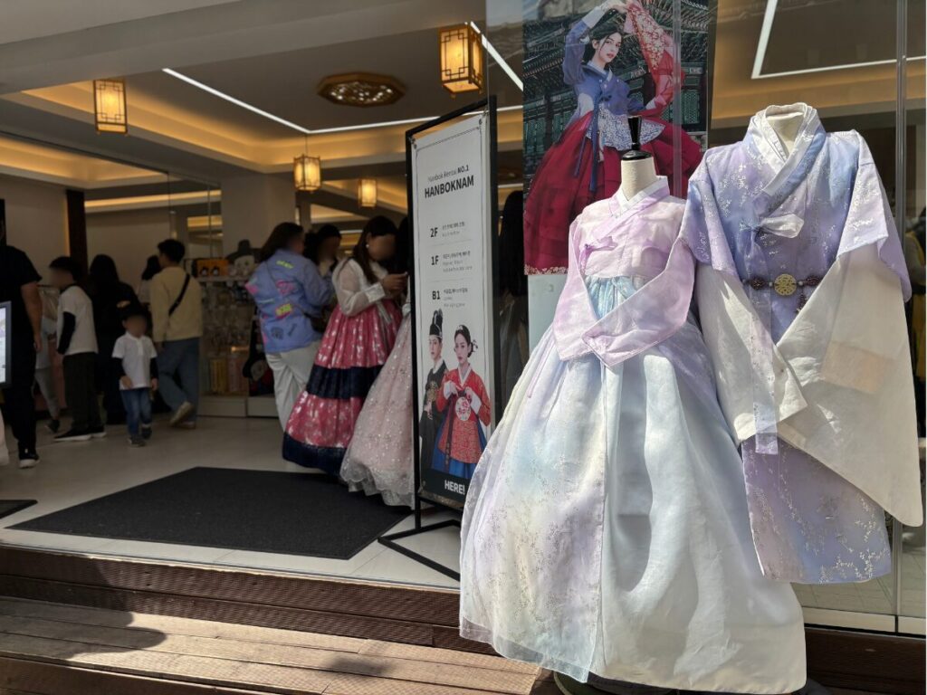 韓服男（ハンボクナム）外観