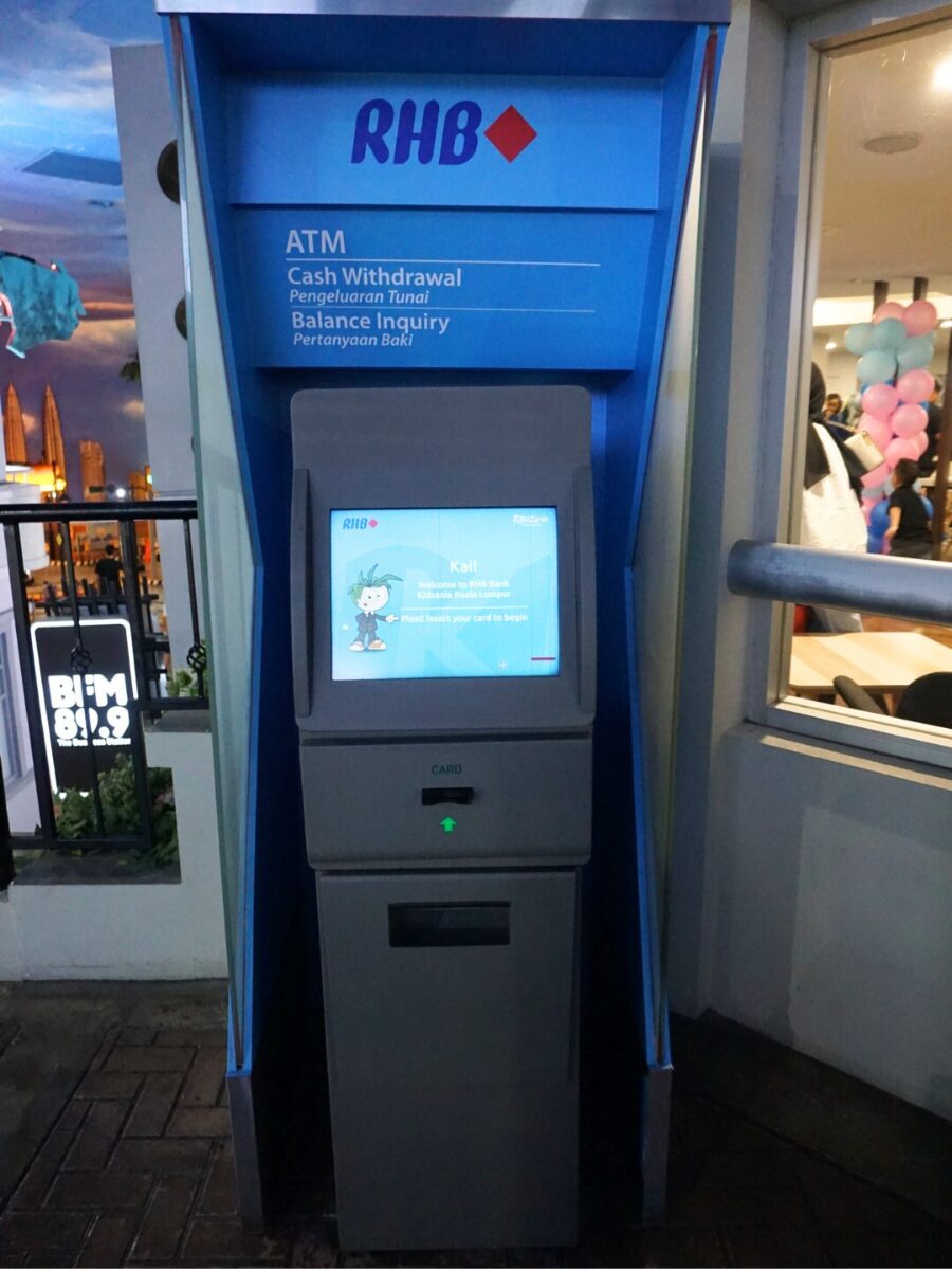 マレーシアのキッザニアクアラルンプールのATM