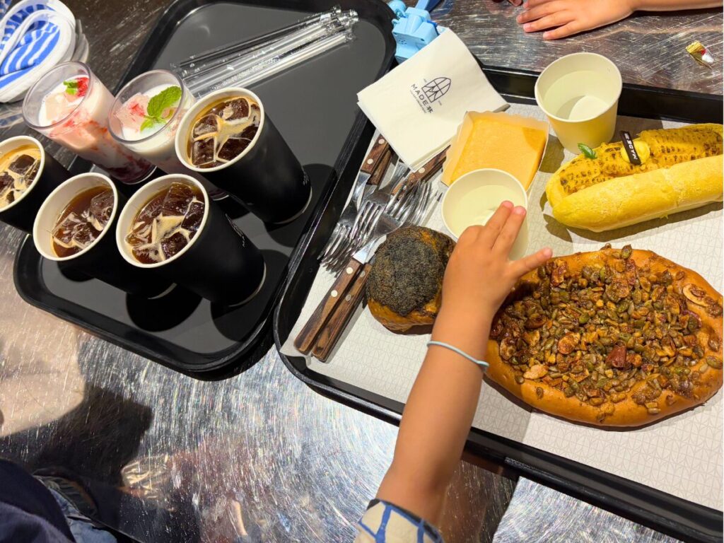 教会を改造して出来たカフェメイドリーム（MADELIM）
