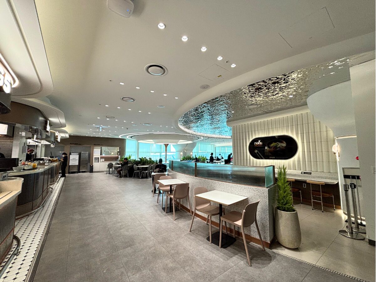 仁川空港第2ターミナルのフードコート（PLE：EATING3）