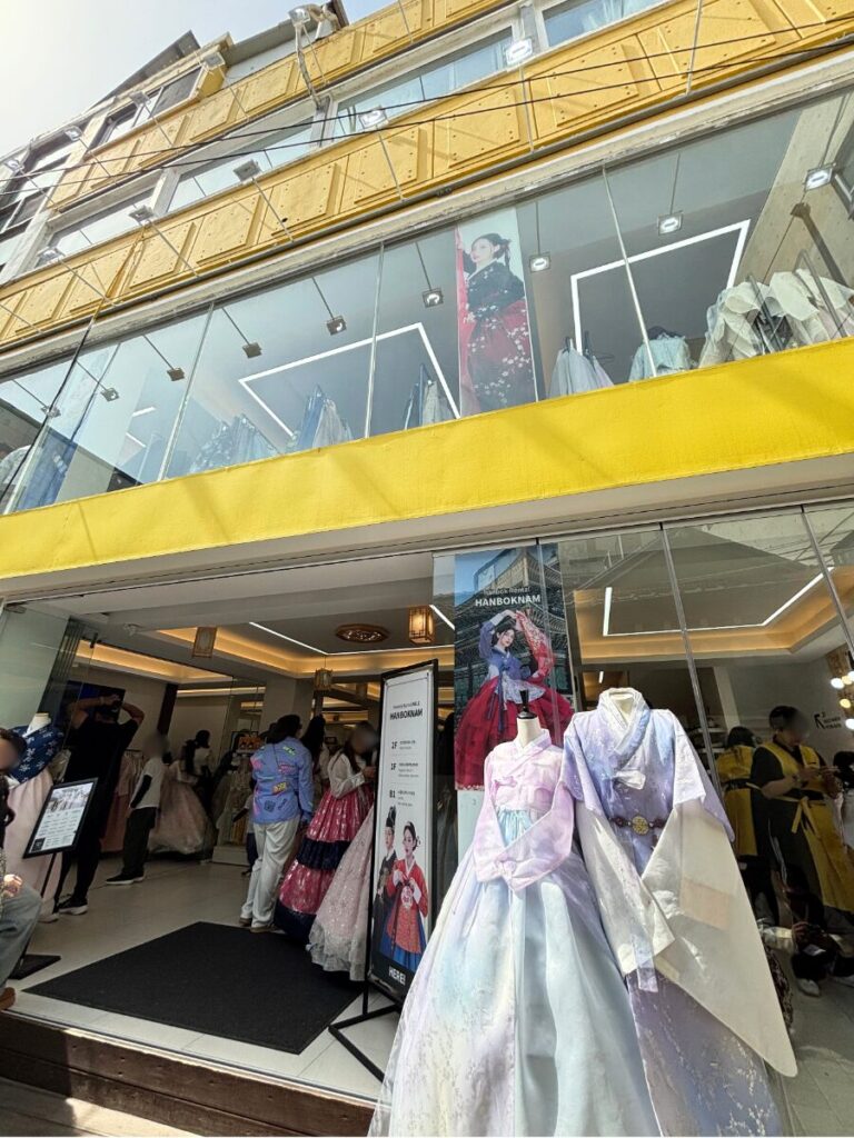韓服男（ハンボクナム）外観