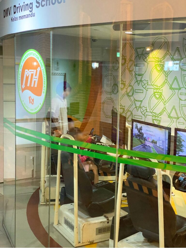 マレーシアのキッザニアクアラルンプールの
eye care center