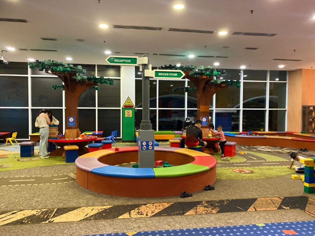 マレーシアのレゴランドホテルの朝食会場の近くのキッズスペース