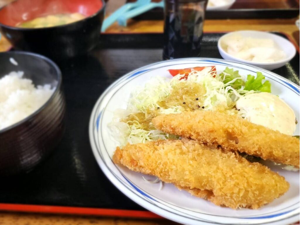 近江八幡・初雪食堂のフライ定食