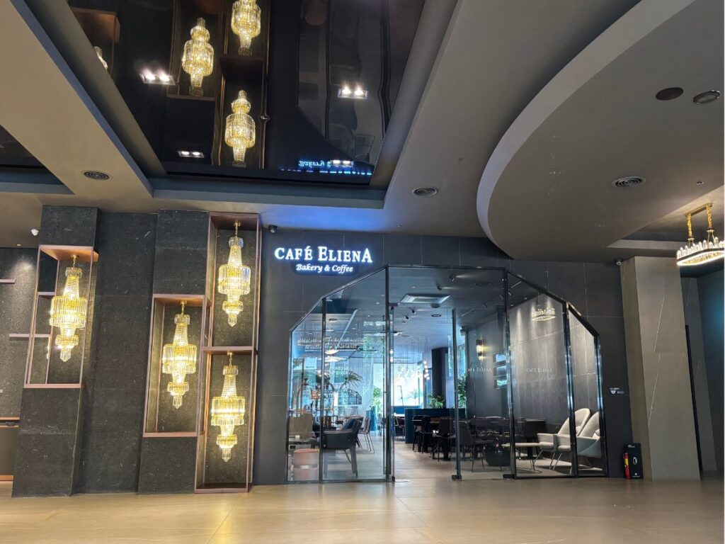 ホテルエリエナ(HOTEL ELIENA)内のカフェ