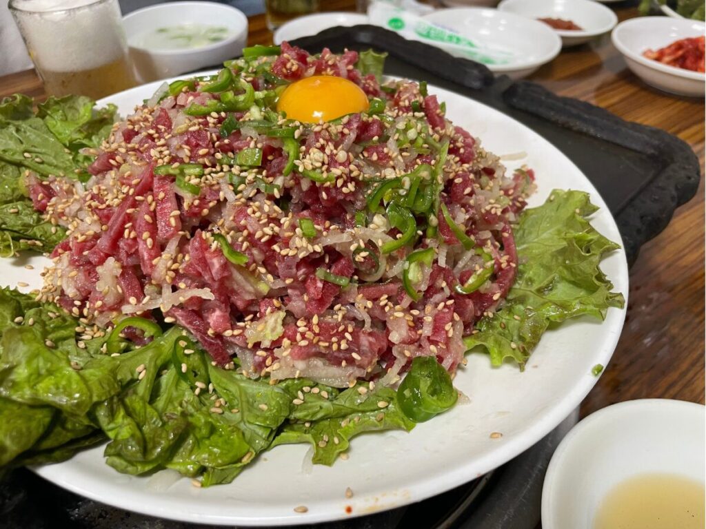 百済精肉店のユッケ