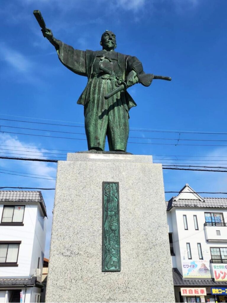 近江八幡・織田信長像