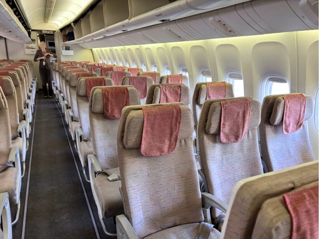 仁川空港のアシアナ航空の機内座席