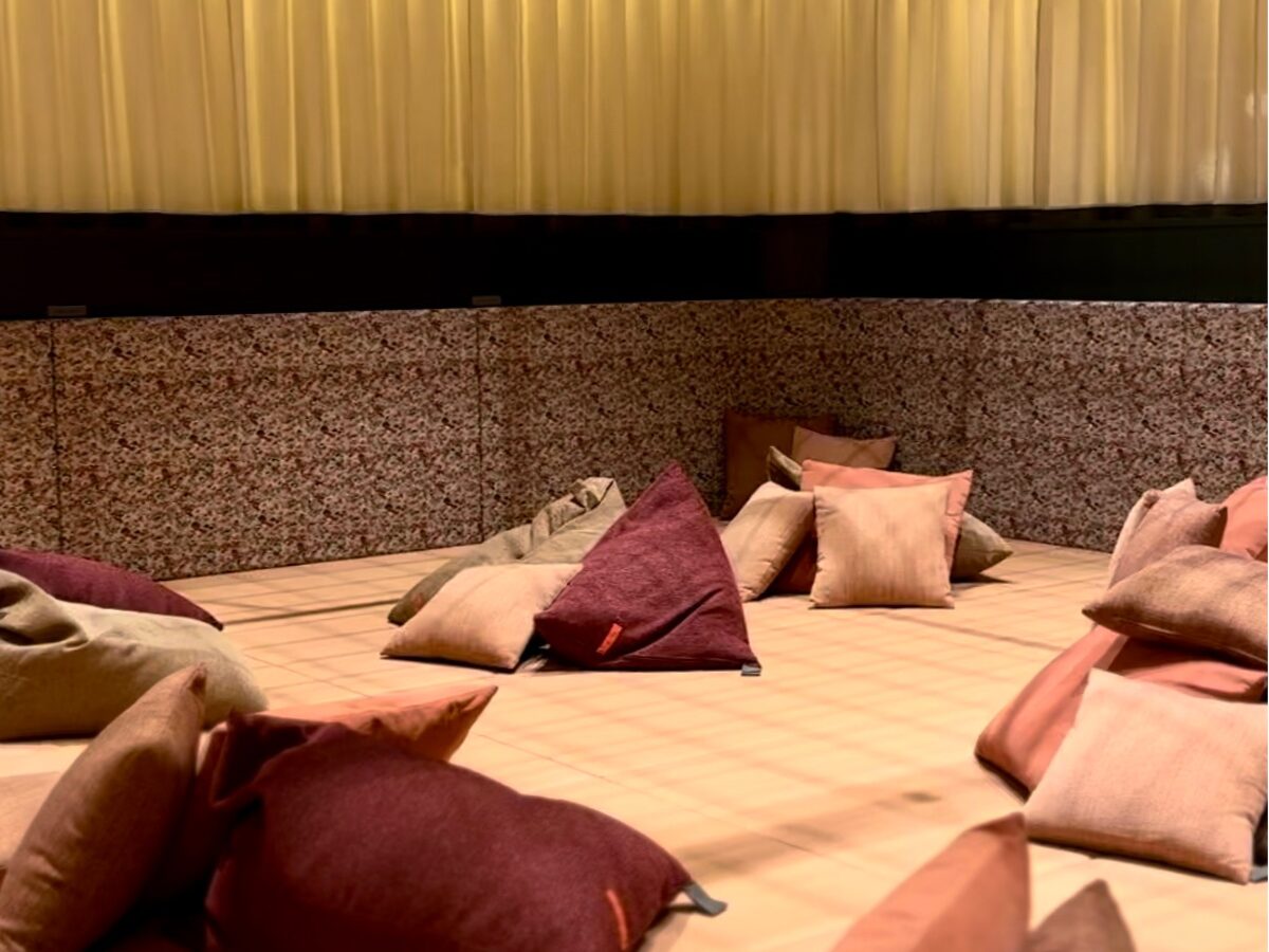 星野リゾート1955東京ベイの2nd ROOMのごろ寝スペース