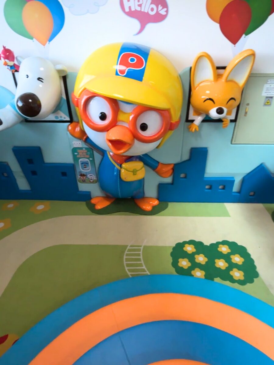 仁川空港第1ターミナル9番ゲート付近のポロロのキッズスペース