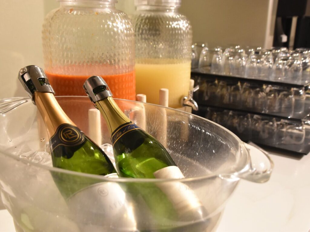 メルキュール福岡宗像リゾート＆スパ｜朝食ビュッフェで飲み放題のシャンパン