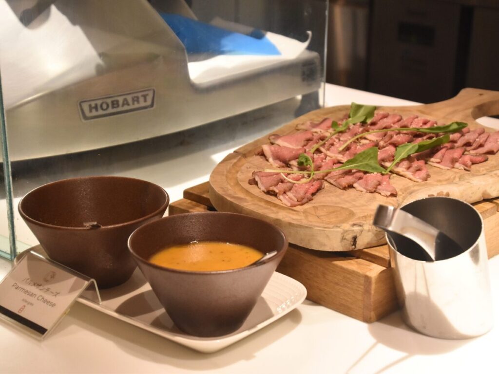 メルキュール福岡宗像リゾート＆スパ｜夕食ビュッフェのローストビーフ