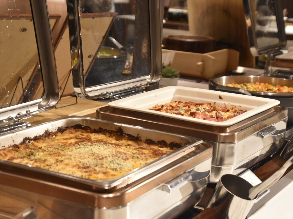 メルキュール福岡宗像リゾート＆スパ｜夕食ビュッフェのホットミール