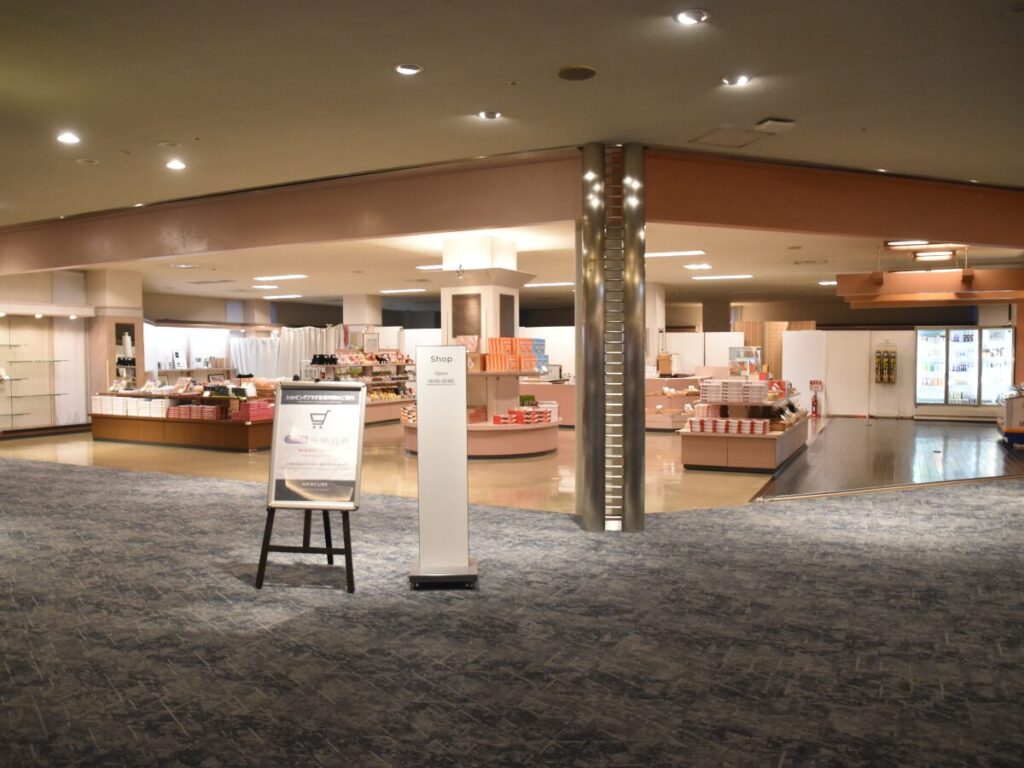 メルキュール福岡宗像リゾート＆スパ内の売店（コンビニはない）