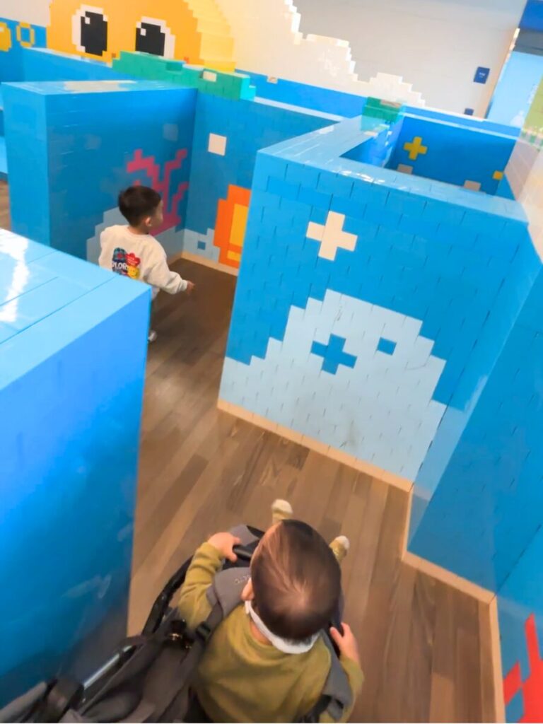 仁川空港第1ターミナルの11番ゲート付近のキッズスペース内迷路