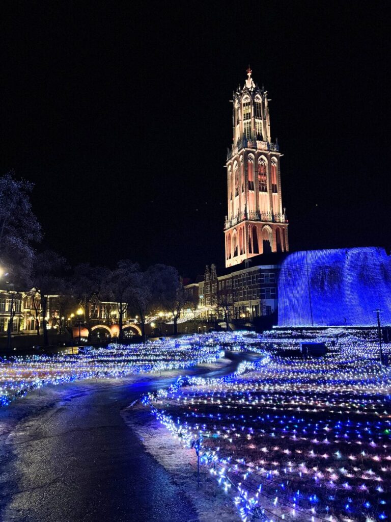 閉園後のハウステンボスのイルミネーション