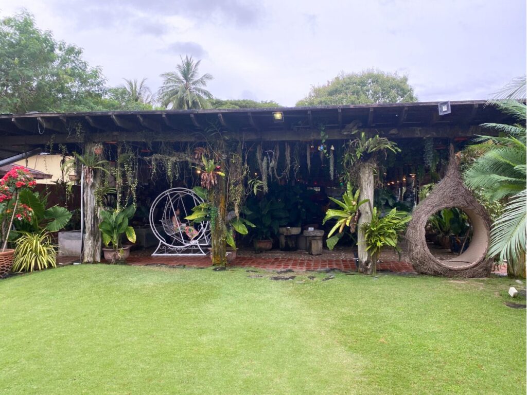 フィッシュファームレストランの中庭