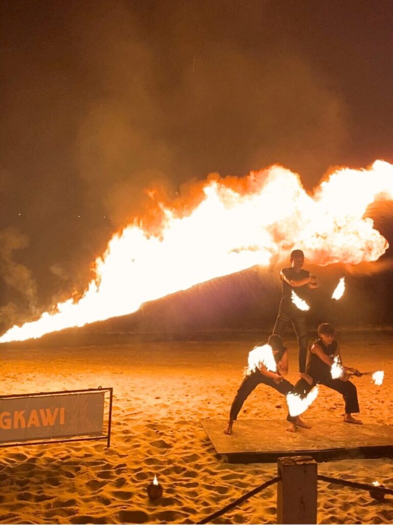 ランカウイ島Hidden Langkawiのファイヤーショー
