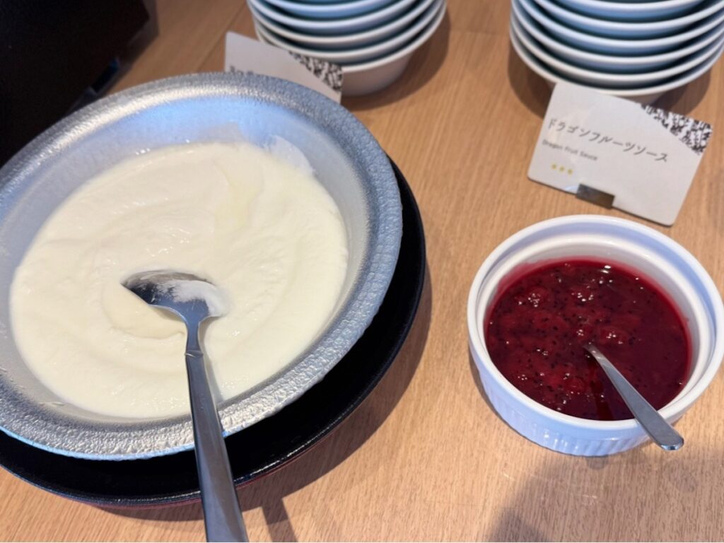 東急ステイ沖縄那覇の朝食ビュッフェのヨーグルト