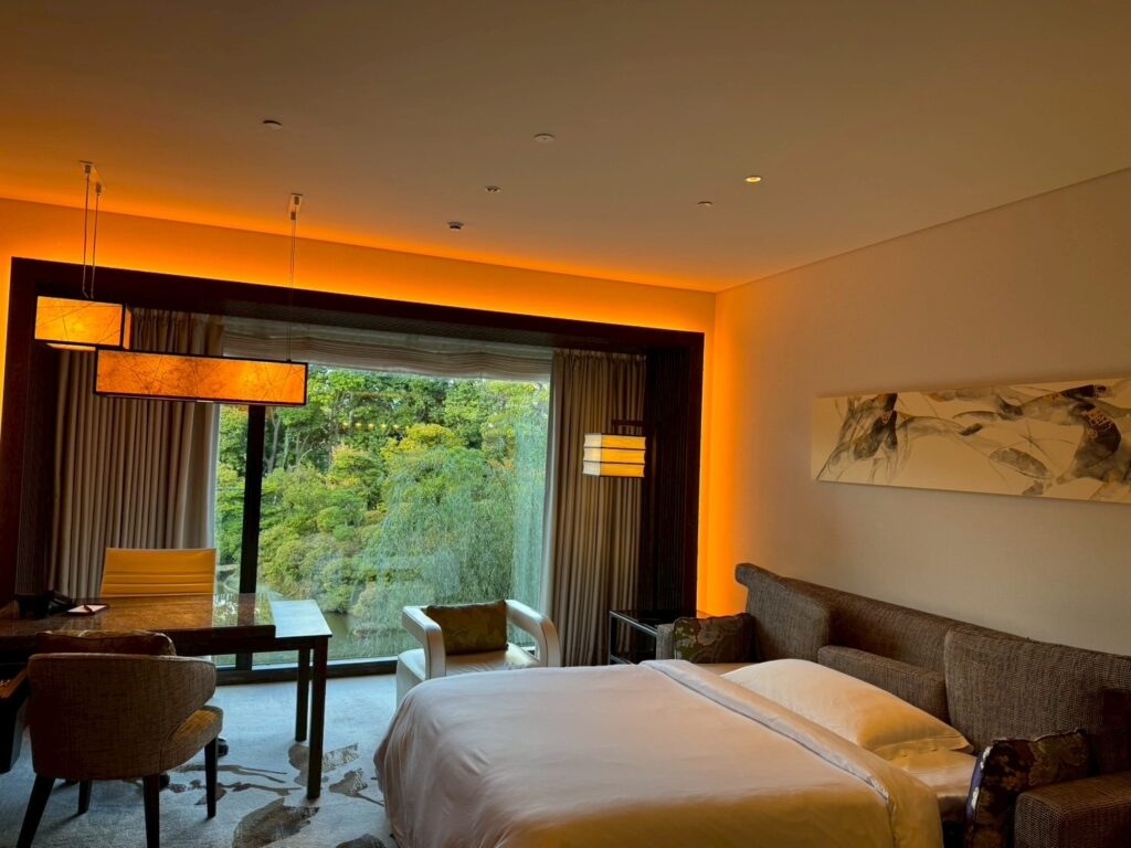 フォーシーズンズ京都のワンベッドルーム プレミアヘリテージガーデンスイートに追加してもらったベッド