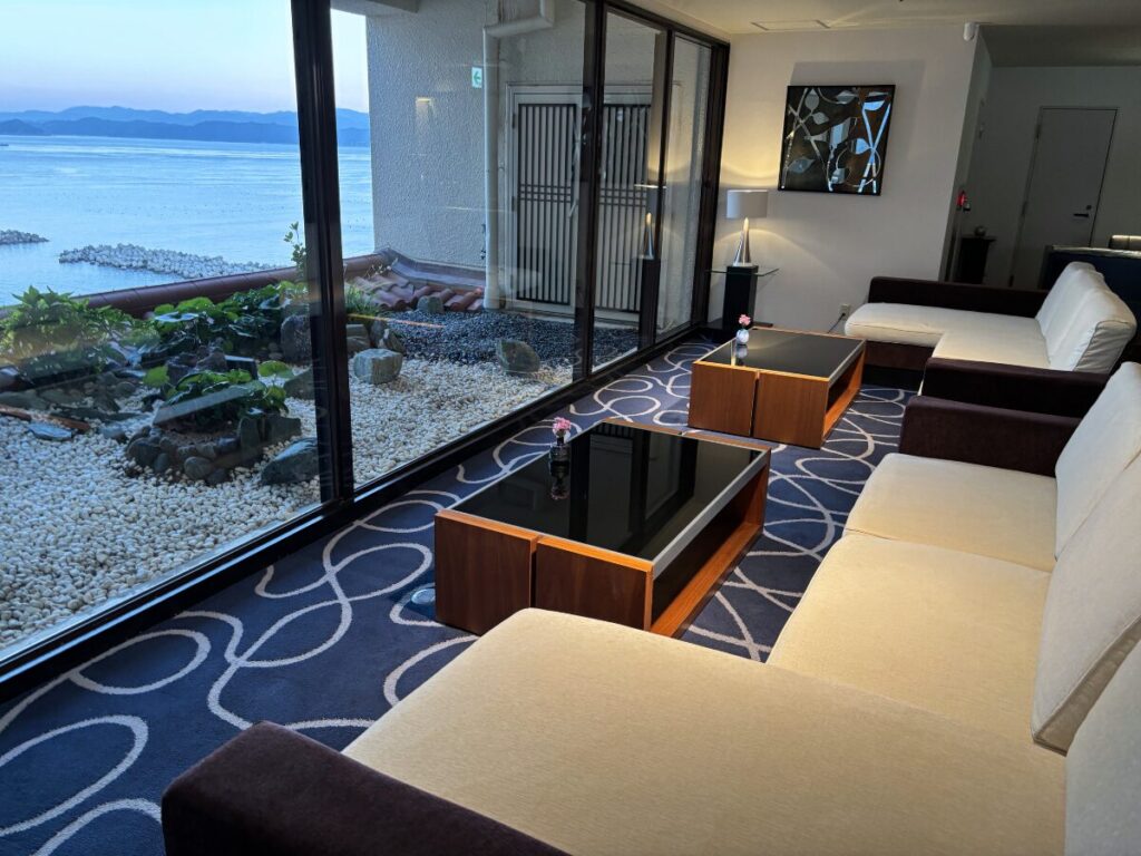 アオアヲナルトリゾートジャパニーズスイート専用の「アオアヲフロアサービス」