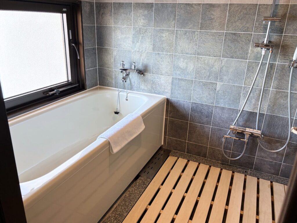 アオアヲナルトリゾートのジャパニーズスイートのお風呂