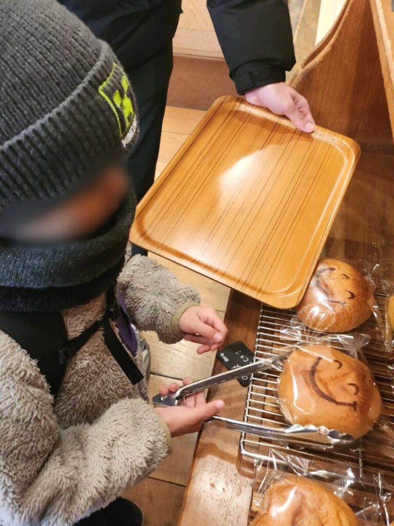 boulangerie mugiのニコちゃんパン