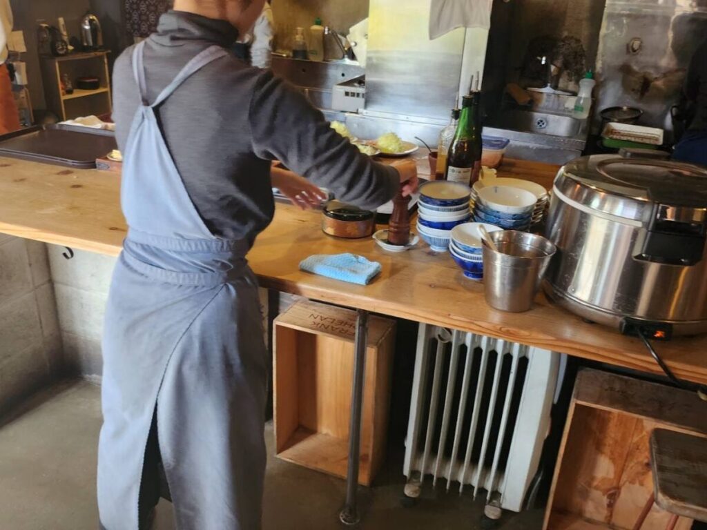 常衛門食堂の店内