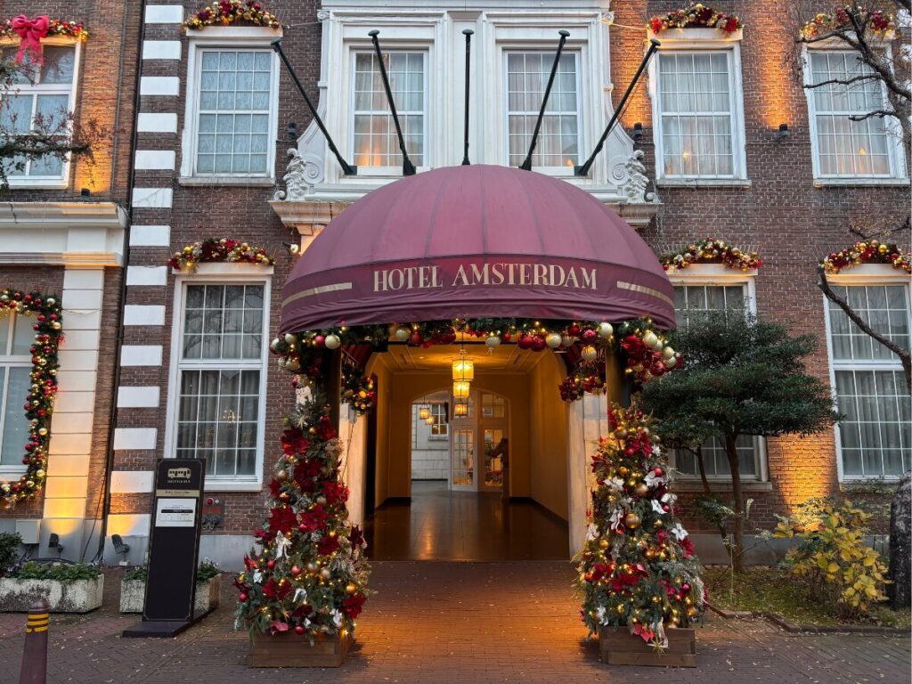 ホテルアムステルダムの入り口