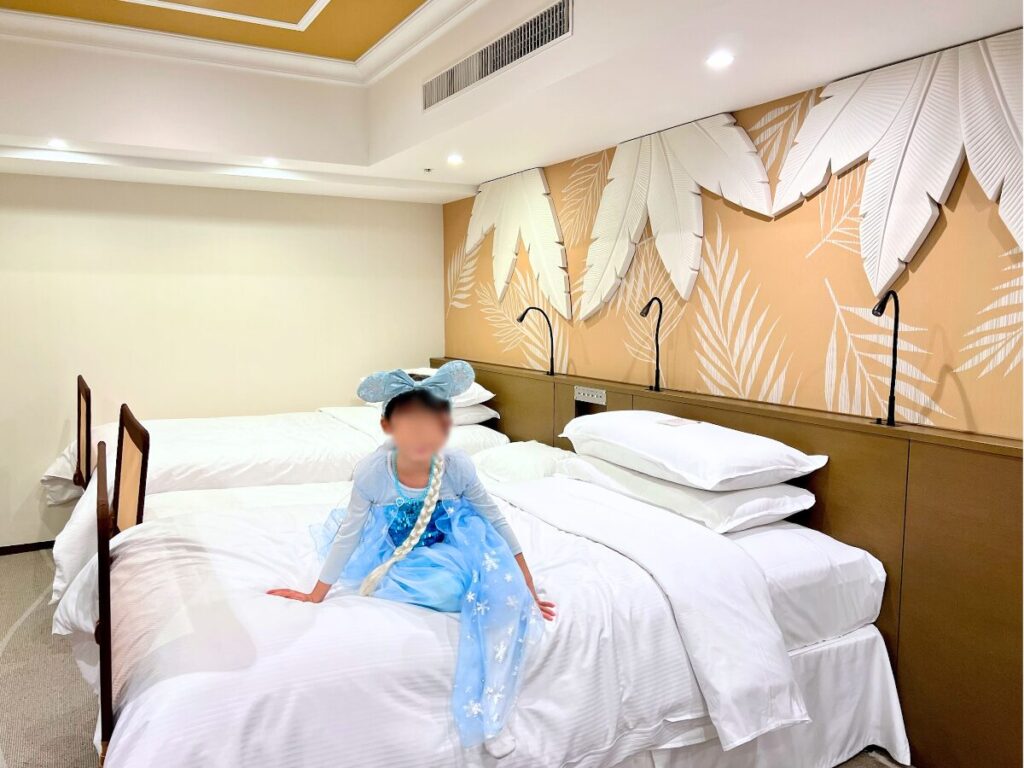 シェラトン・グランデ・トーキョーベイ パークウイングルームのベッド連結（ハリウッドツイン）の様子