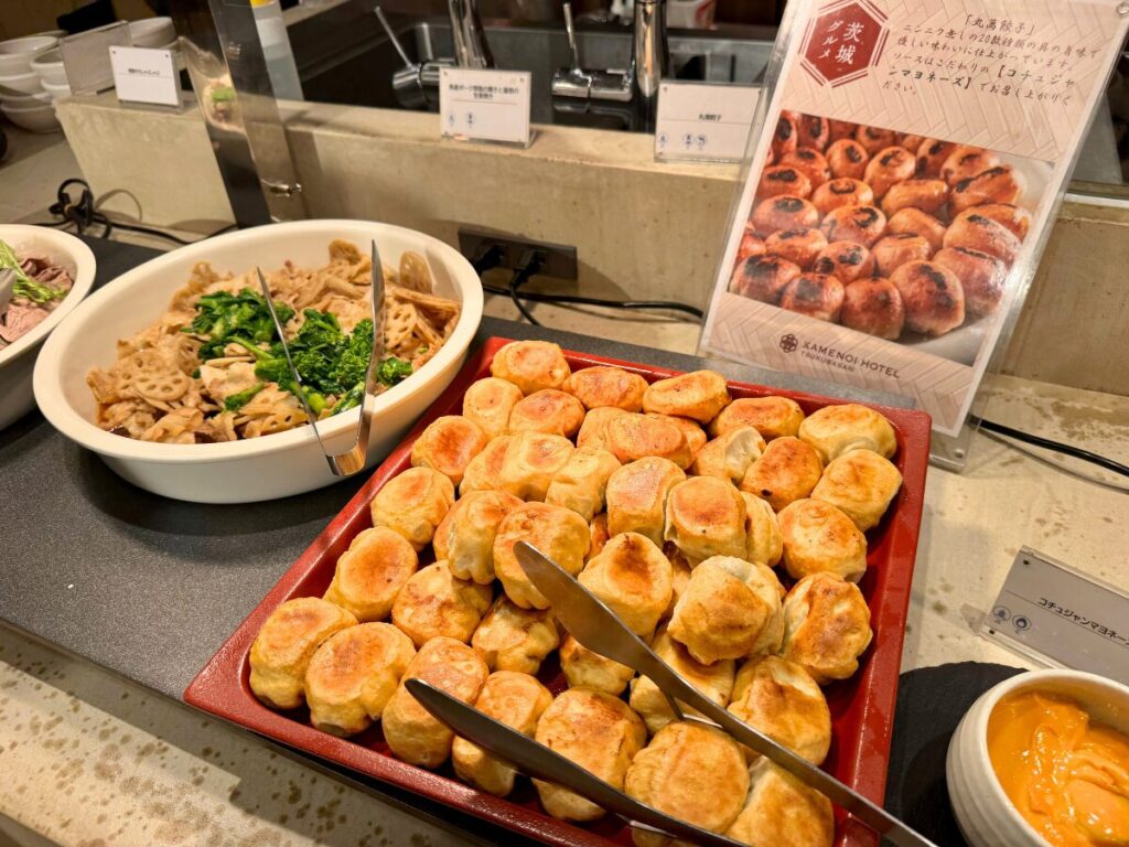 亀の井ホテル 筑波山|夕食ビュッフェの地元で人気の「丸萬餃子」