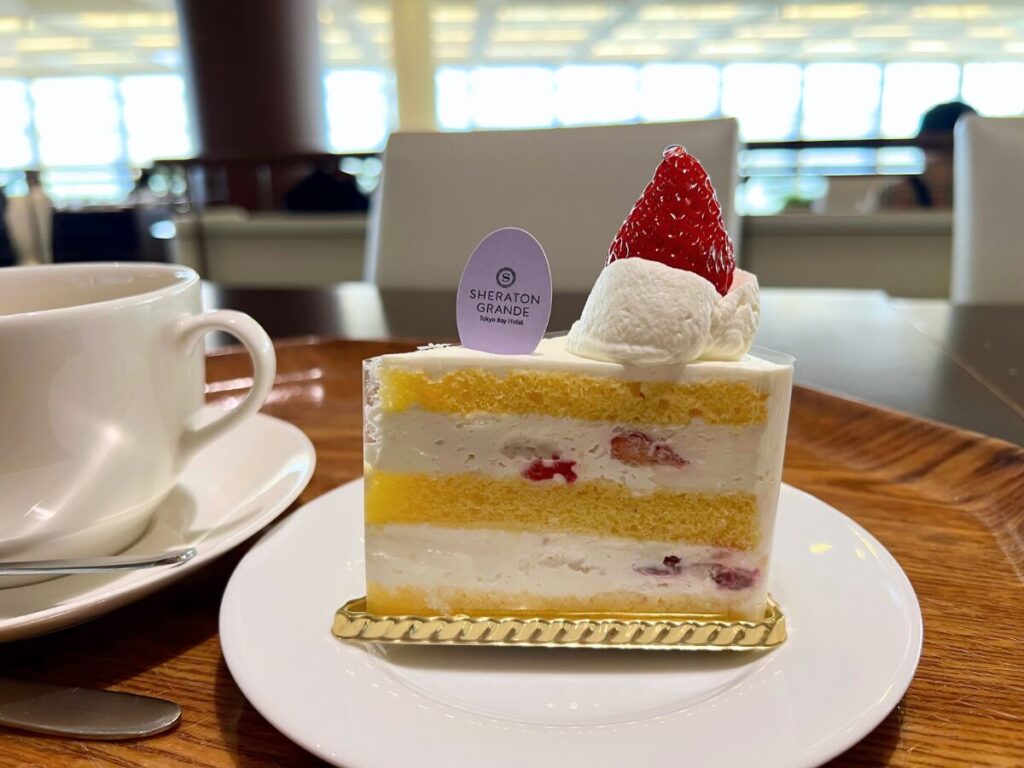 シェラトン・グランデ・トーキョーベイ内のレストラン「トスティーナ」のケーキ