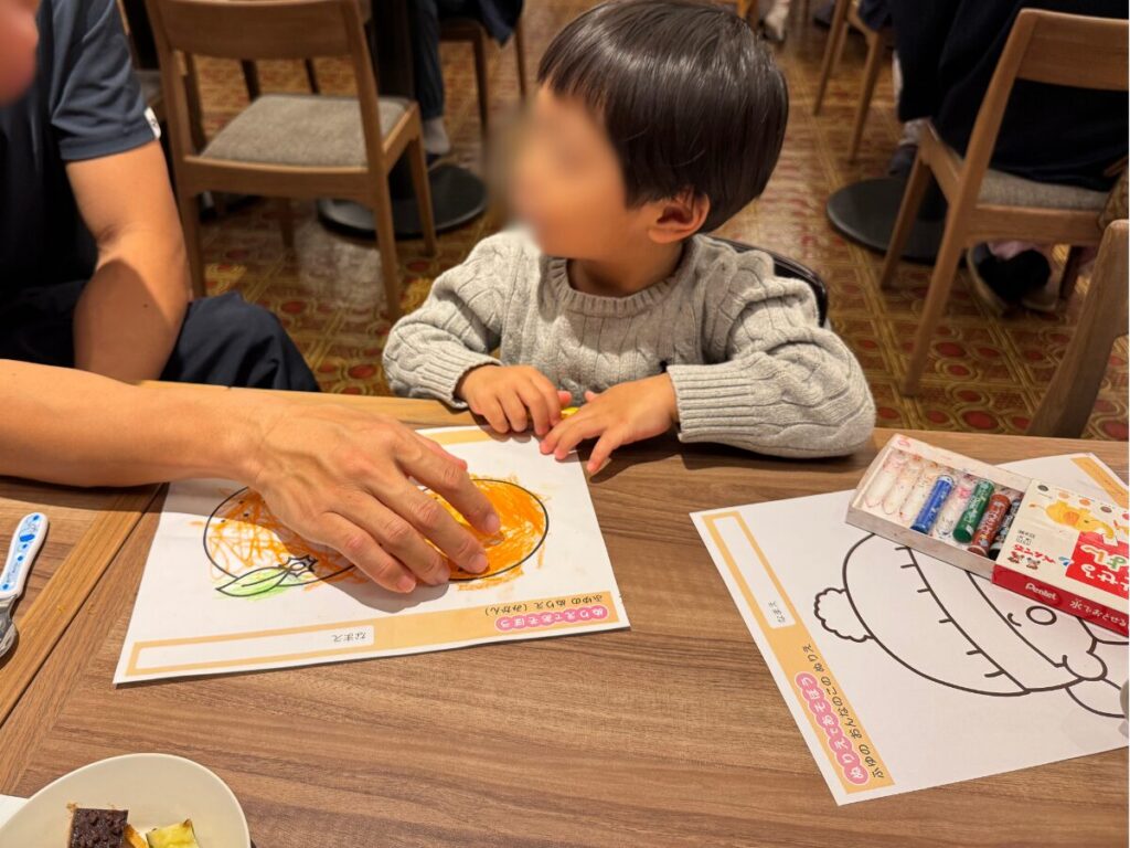 亀の井ホテル 筑波山の夕食ビュッフェの塗り絵サービス