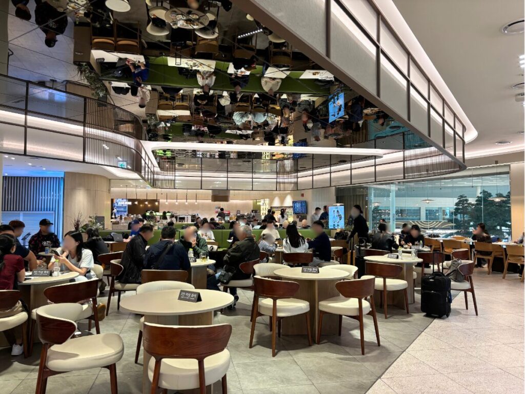 仁川空港第2ターミナルのスカイハブラウンジの店内