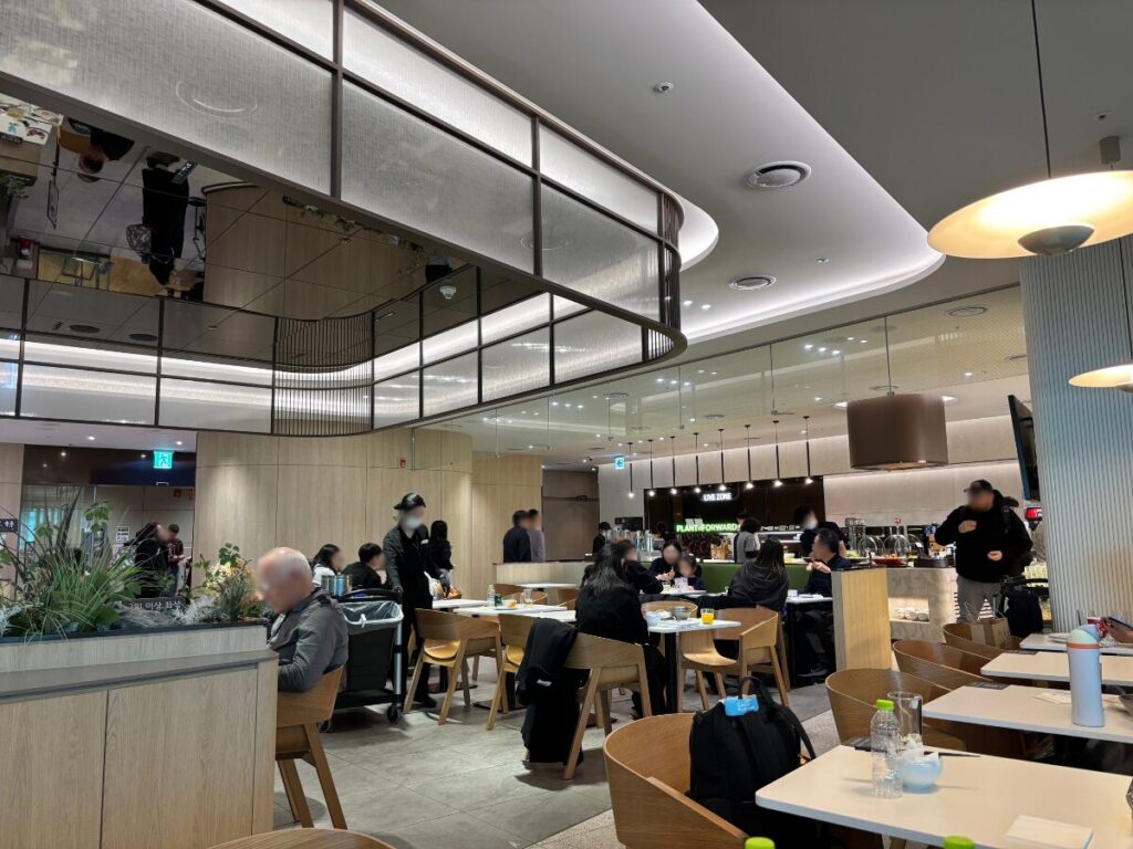 仁川空港第2ターミナルのスカイハブラウンジの店内